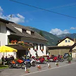 بيت ضيافة Hochalmspitze 3*